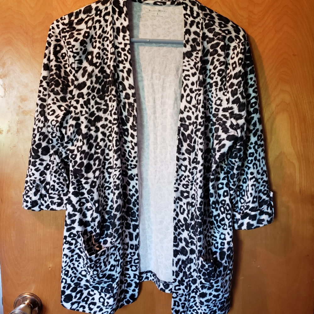 Small womens cheetah print pocketed open blazer